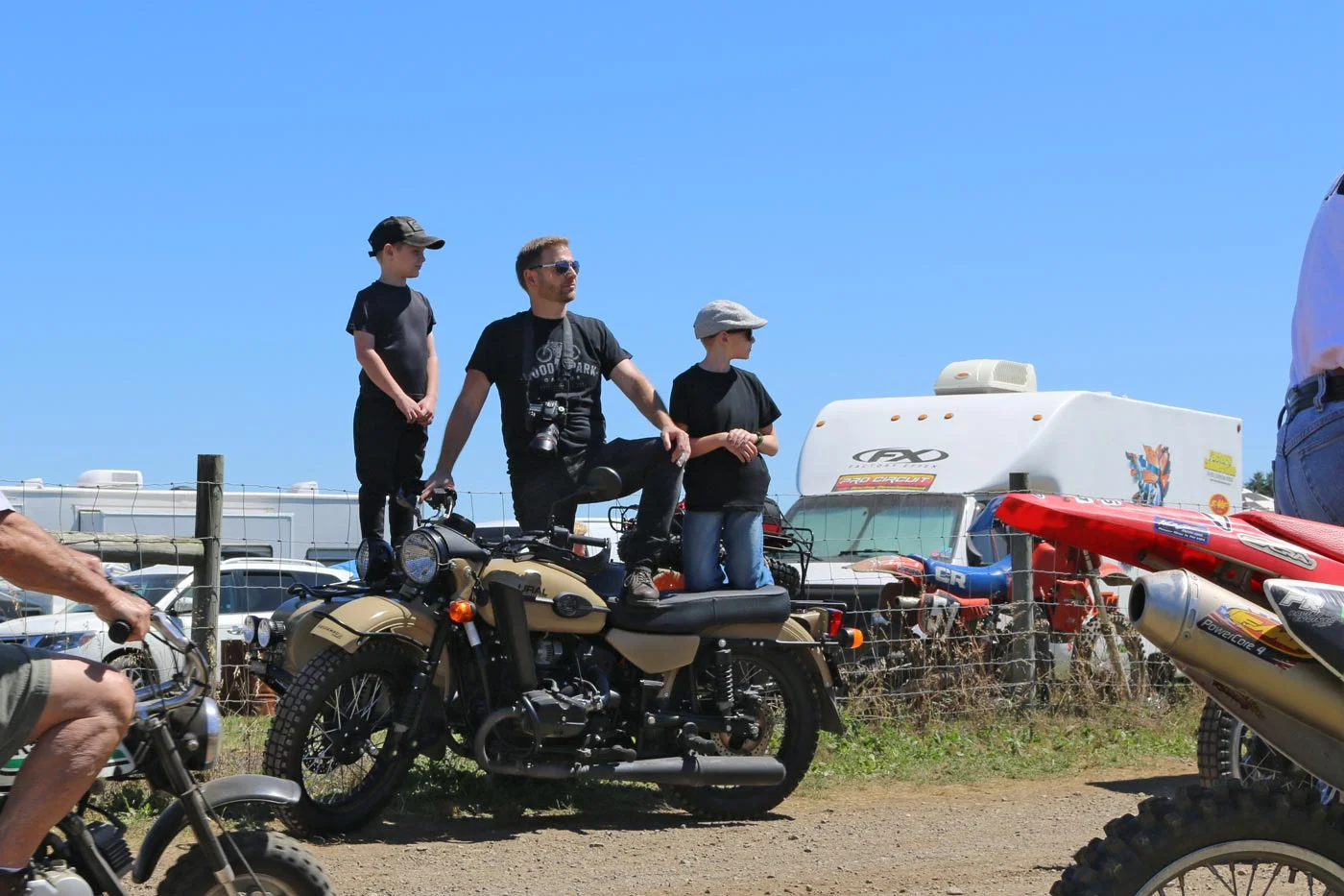 VMD-Ural-spectating2.jpg