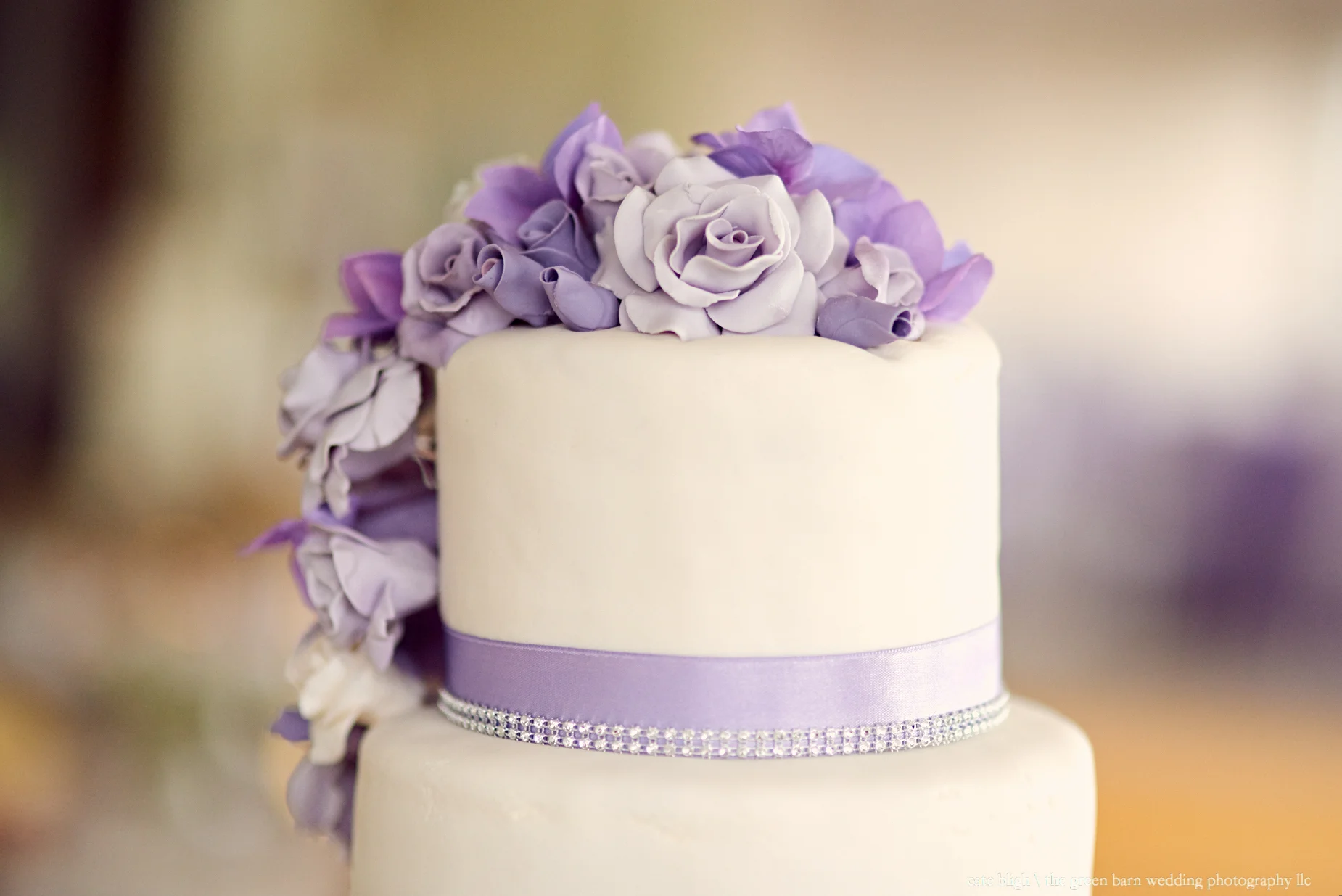 Wedding cake inspiration purple flowers detail wedding photography