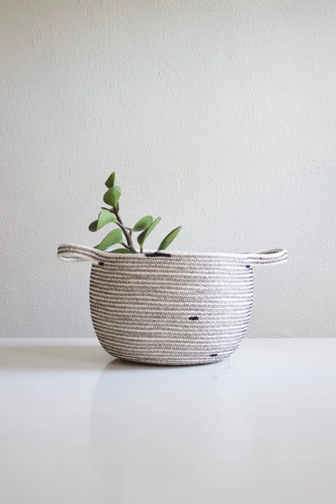 woven-basket-planter_1024x1024.jpg