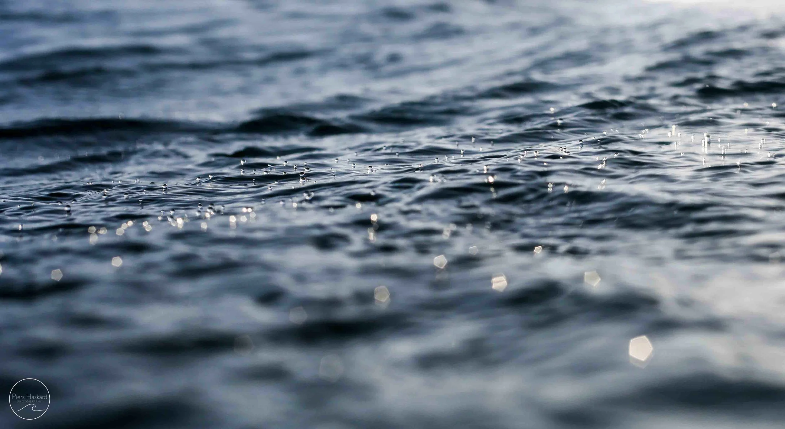 A phenomenon that happens in the right conditions. Thousands of water droplets bounce on the surface after a breaking wave. ‘Ocean Jewels’ - Available in the ‘Ocean’ category. BUY