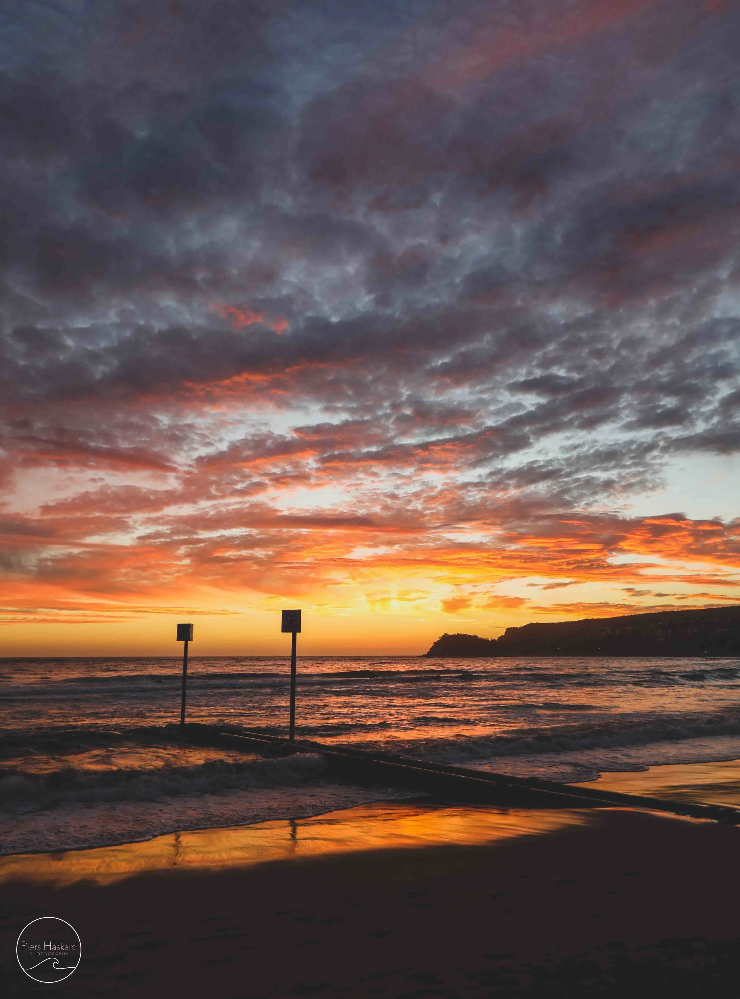 3.2.2019 // Manly Beach. If you don’t often see the beach early morning, you would be surprised how busy the beach can be at dawn. Surfers making their way into the water for a pre-work paddle, joggers and fitness classes and the casual morning stroll along the waterfront are all very popular here in Manly.