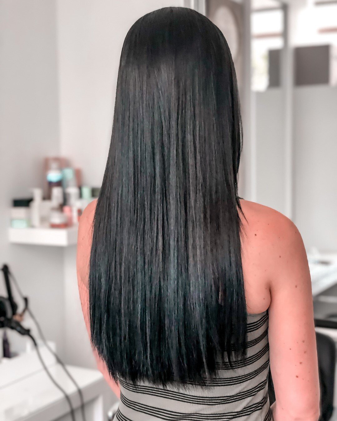 Are you frustrated with your extensions hurting or showing easily?⠀⠀⠀⠀⠀⠀⠀⠀⠀
⠀⠀⠀⠀⠀⠀⠀⠀⠀
If you have been wearing clip-ins or tape-ins come &amp; talk to us about trying hand-tied extensions!  These are an excellent option because they are applied stran