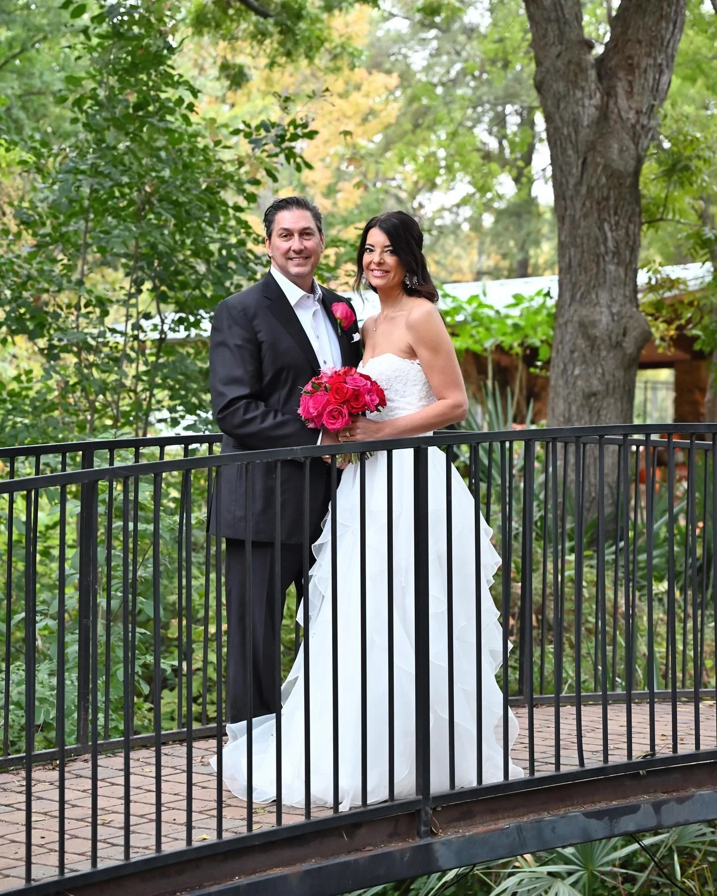 The groom proposed with a ✨ stunning ✨ yellow diamond ring 💍 Congratulations to the sweet and stunning family! 💛

#yellowdiamond #yellowdiamondring #weddingring #weddingday #elopeindfw #elopementlove #elopementwedding #grapevinetx #grapevinetexas #