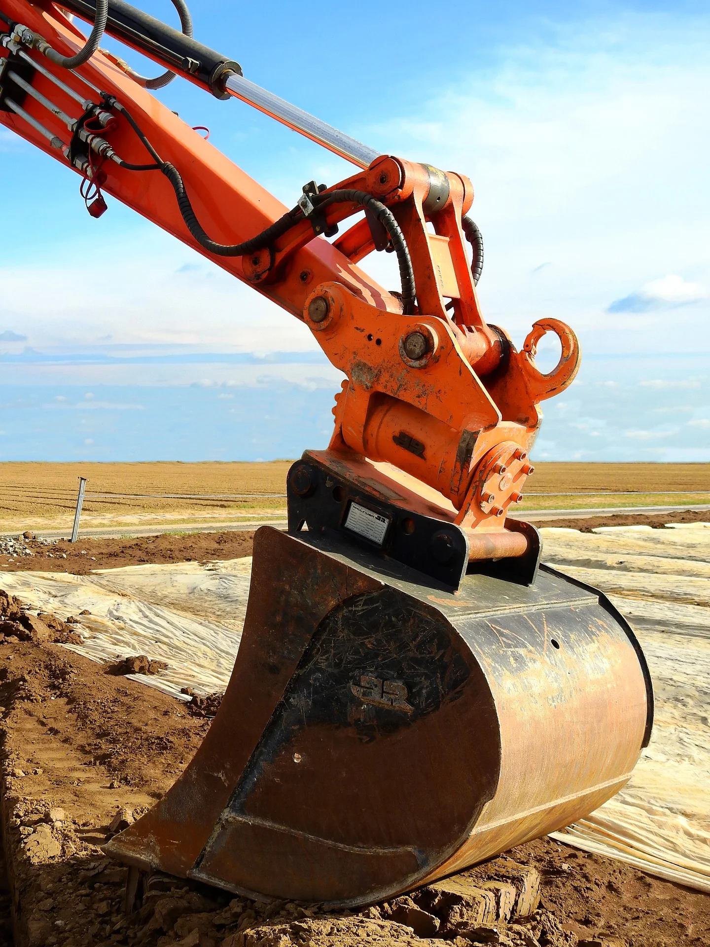 excavators-1680635_1920.jpg