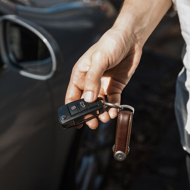 Espresso+with+Brown+Stitching+car+keys.jpg