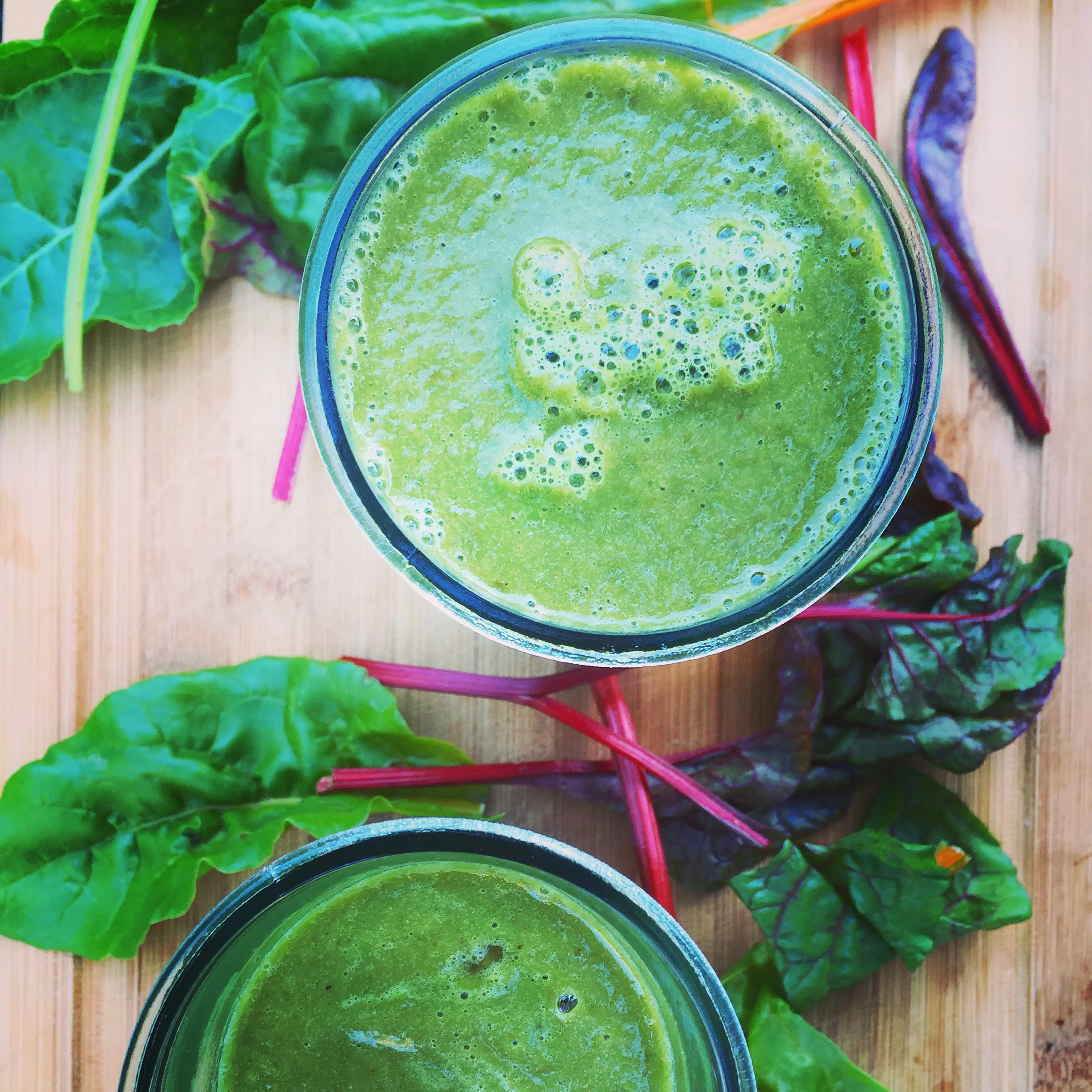 PEAR, VANILLA, LUCUMA AND RAINBOW CHARD SMOOTHIE