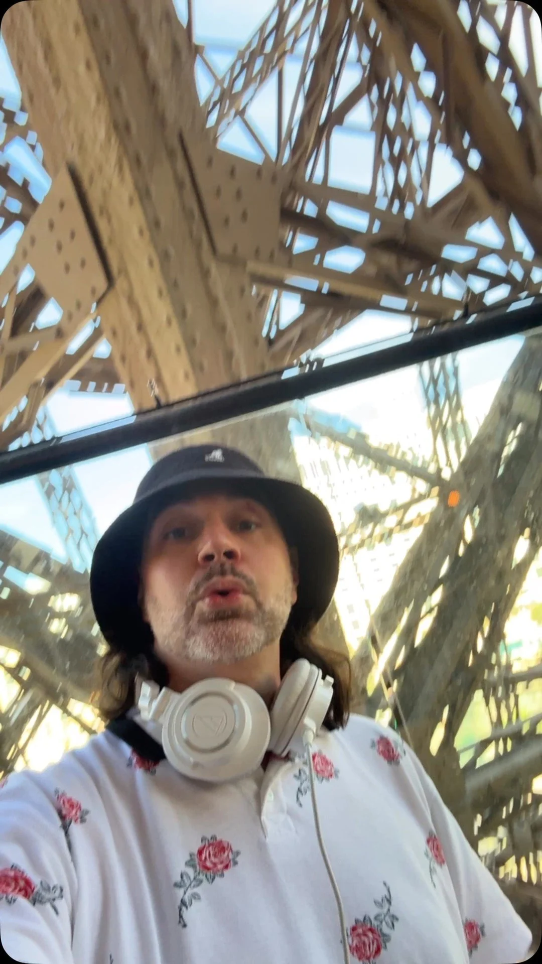 Back again for the brunch vibes up under the Eiffel Tower @cherirooftop! On the decks from 10a-2p if you are in Vegas this morning come through!
#djkontrol #k0ntr0l #cherirooftopparis #vegas #lasvegas #brunch #friday