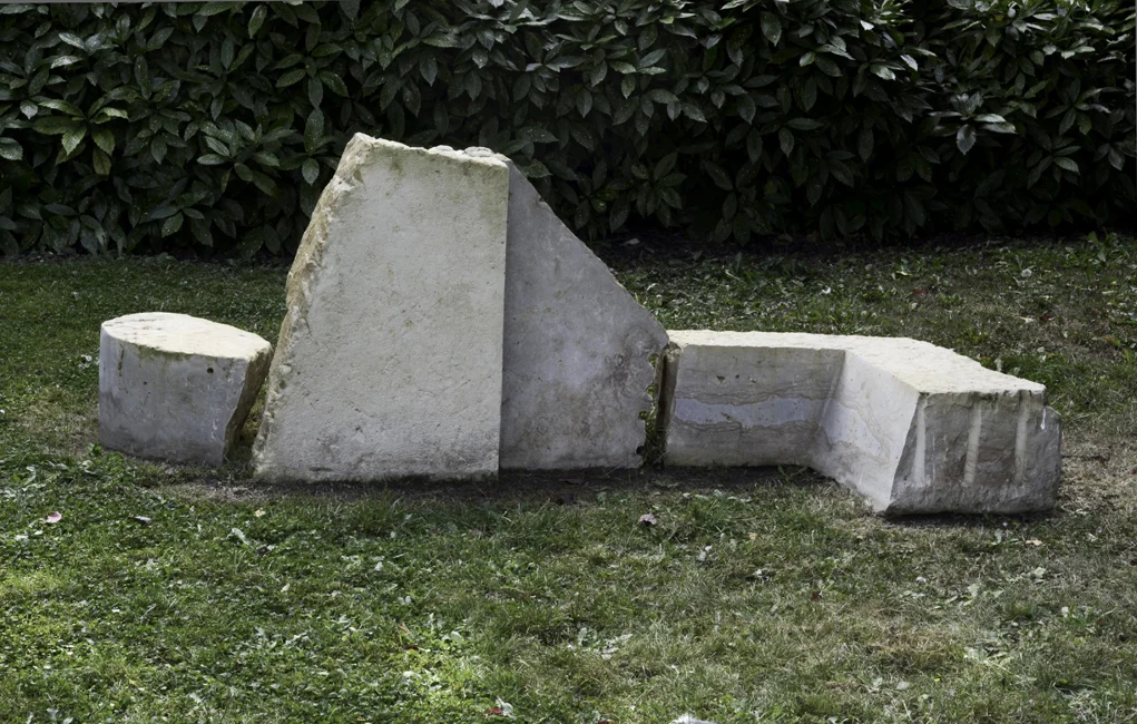 Sculptuur, Vierkant-Cirkel, 2015 - Steen van Balegem, h. 82 x b. 210 x d. 123 cm