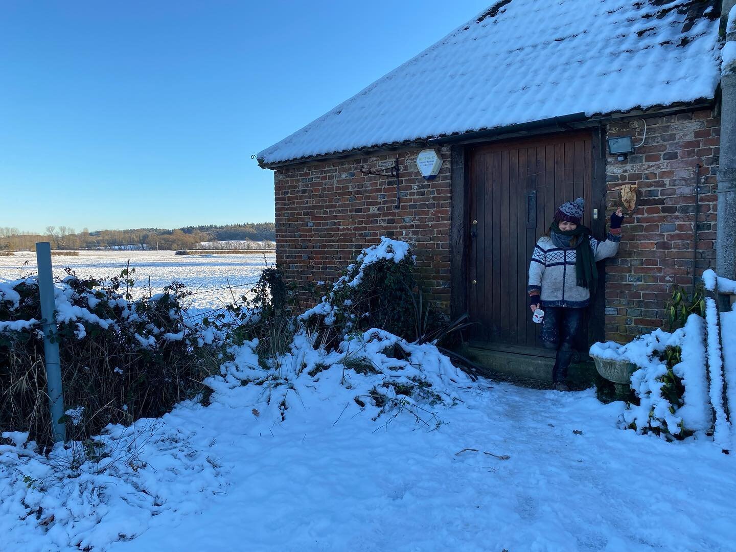 Ox lodge in the icy tundra. Loving this white snow scape. #cold#snow#studios#coldstudios#sculpturestudio#artistslife#artiststudio#workshop#lifeisart#artist#sculptorsstudios