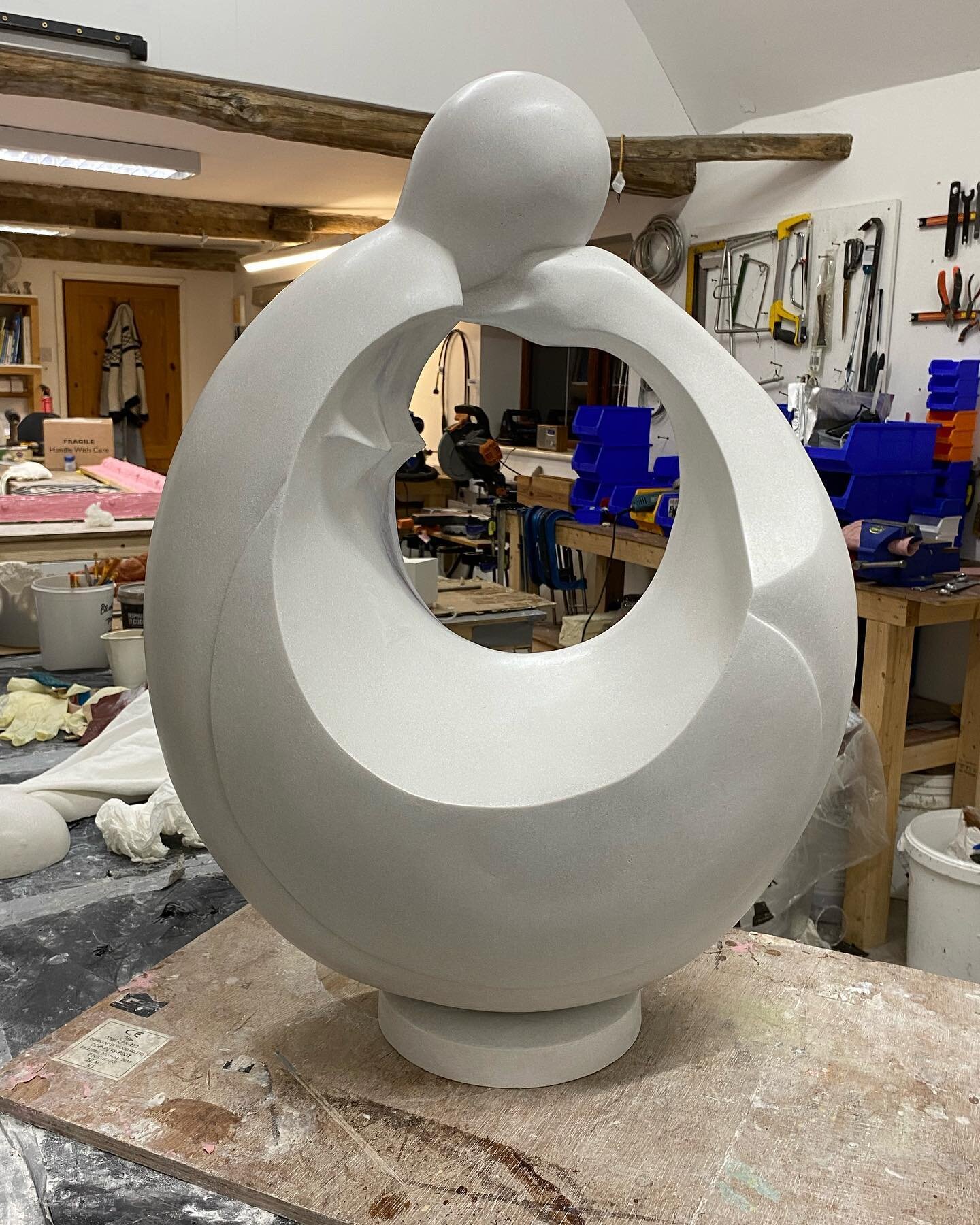 This sculpture of The Leda and Swan went out yesterday for a fantastic meet the supplier event at Chilstone. Cast in cold cast marble.#coldcaststone#coldcastmarble#marblecasting#casting#mouldmakingandcasting#caststone#stonecasting#stonesculpture#scul