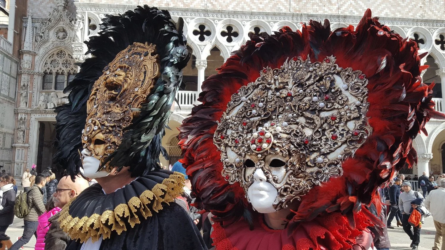 Beautiful masks in one of the famous squares of Venice. Credit: I’m|Possible, during our last incentive tours in Venice.