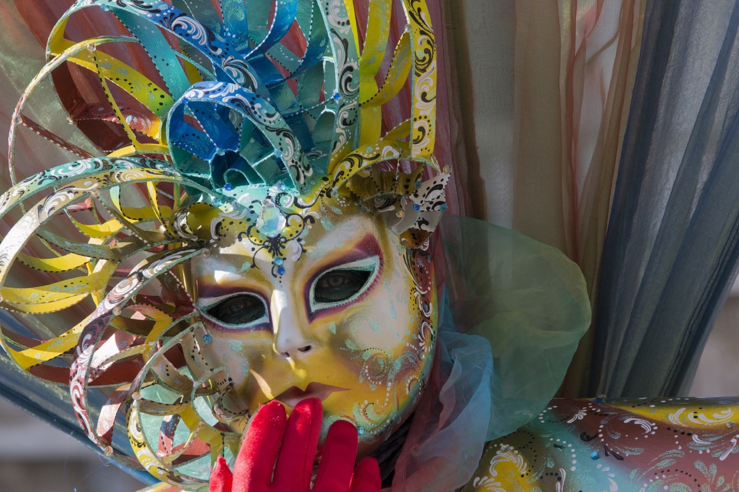 An intriguing mask ready to capture you in Venice Carnival panthomime! Credit: I’m|Possible.