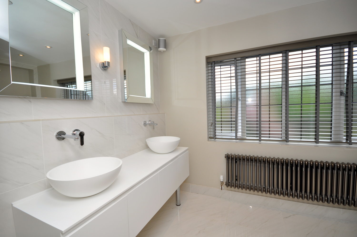 Master Ensuite.jpeg