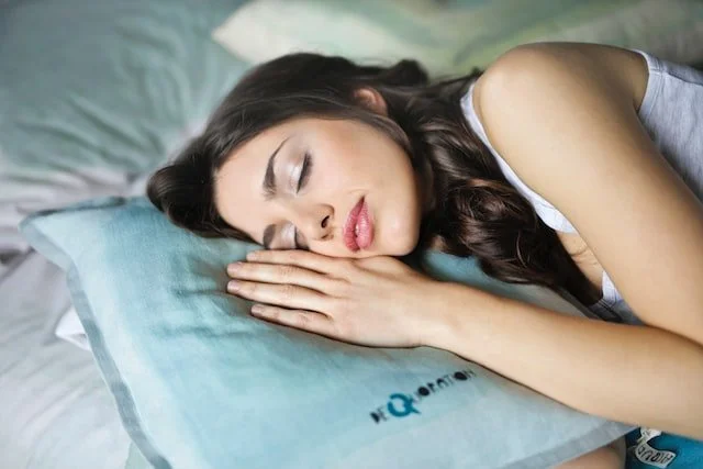 10 affirmations positives du soir pour vous aider à vous endormir