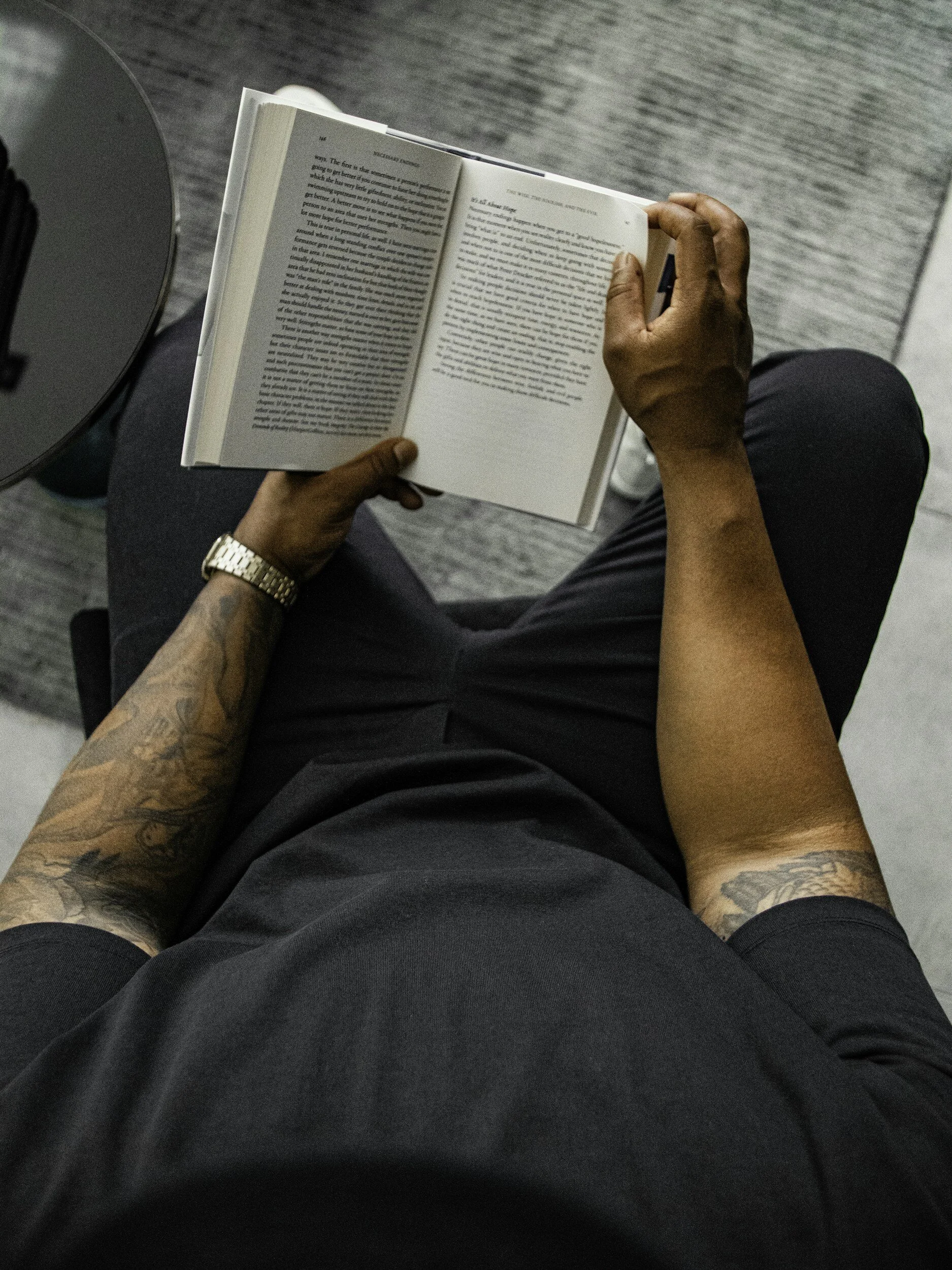 What in the world are men reading?