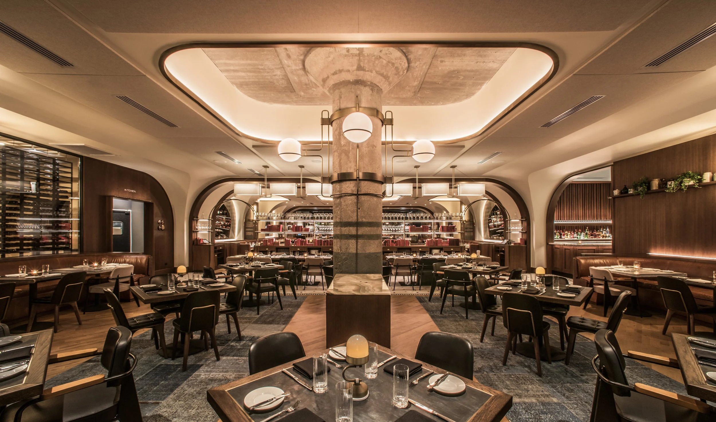 MAIN DINING | 300 seated, 600 cocktail