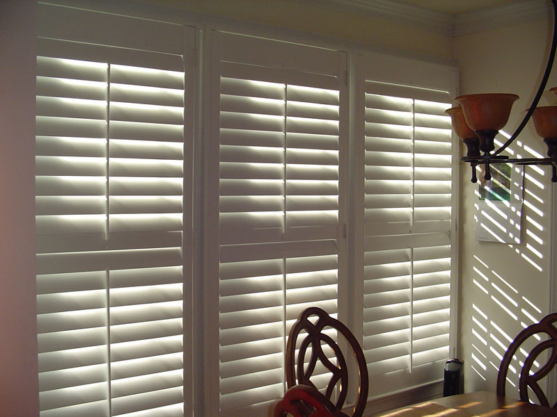 Plantation Shutter with Tilt Bars