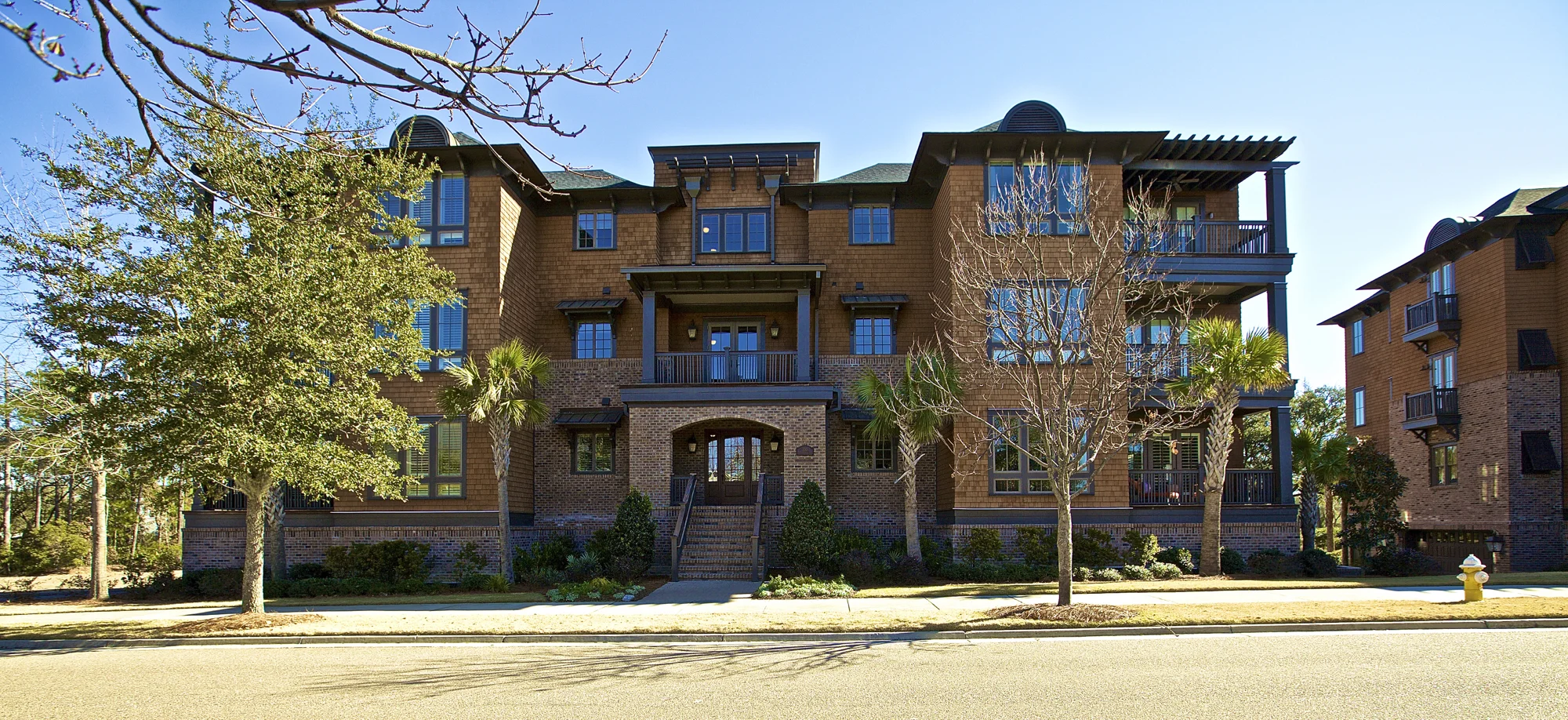 DI exterior.jpg
