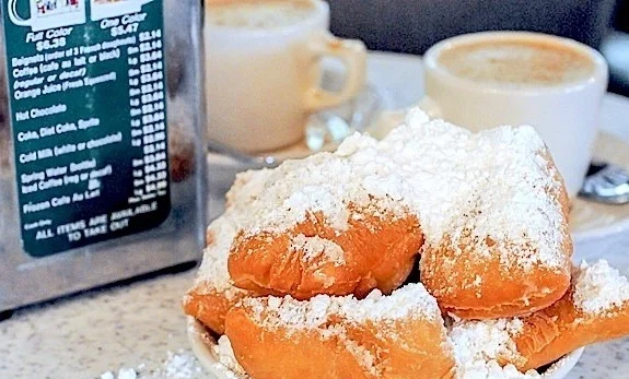 Café du Monde – For heaven’s sake, don’t wear black