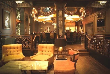 The Carousel Bar in the famous Hotel Monteleone, a New Orleans historic icon since 1886 – the adjoining room has booths, tables and live entertainment