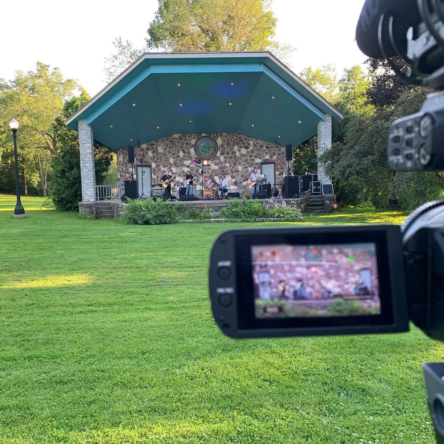 A beautiful night for a concert in Wood Park! 🎸🥁🎶 @hudsonrecreation