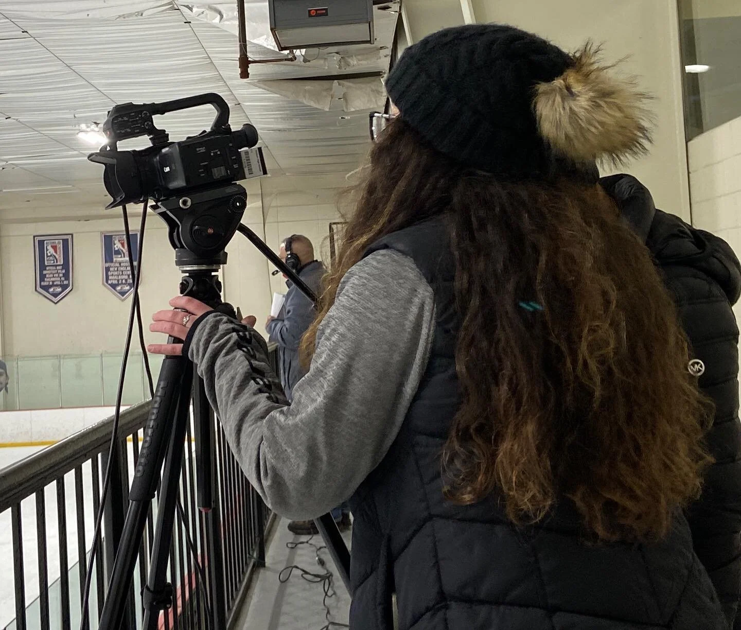 Thank you Molly for your dedication and expert camera work covering HHS Hockey these last 4 years! Congratulations! #GoSeniors!