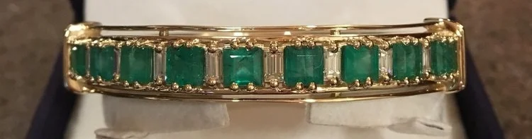 What is the custom jewelry design process?