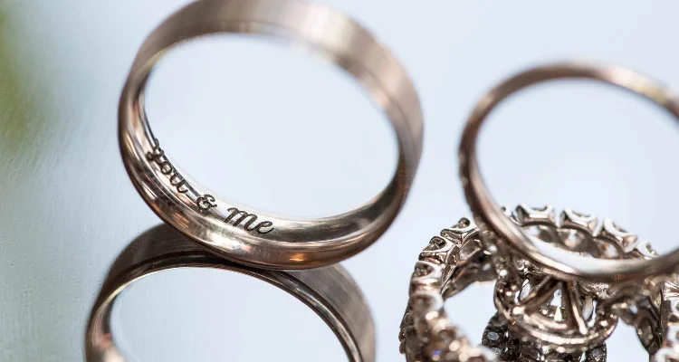 Places That Engrave Rings Near Me 