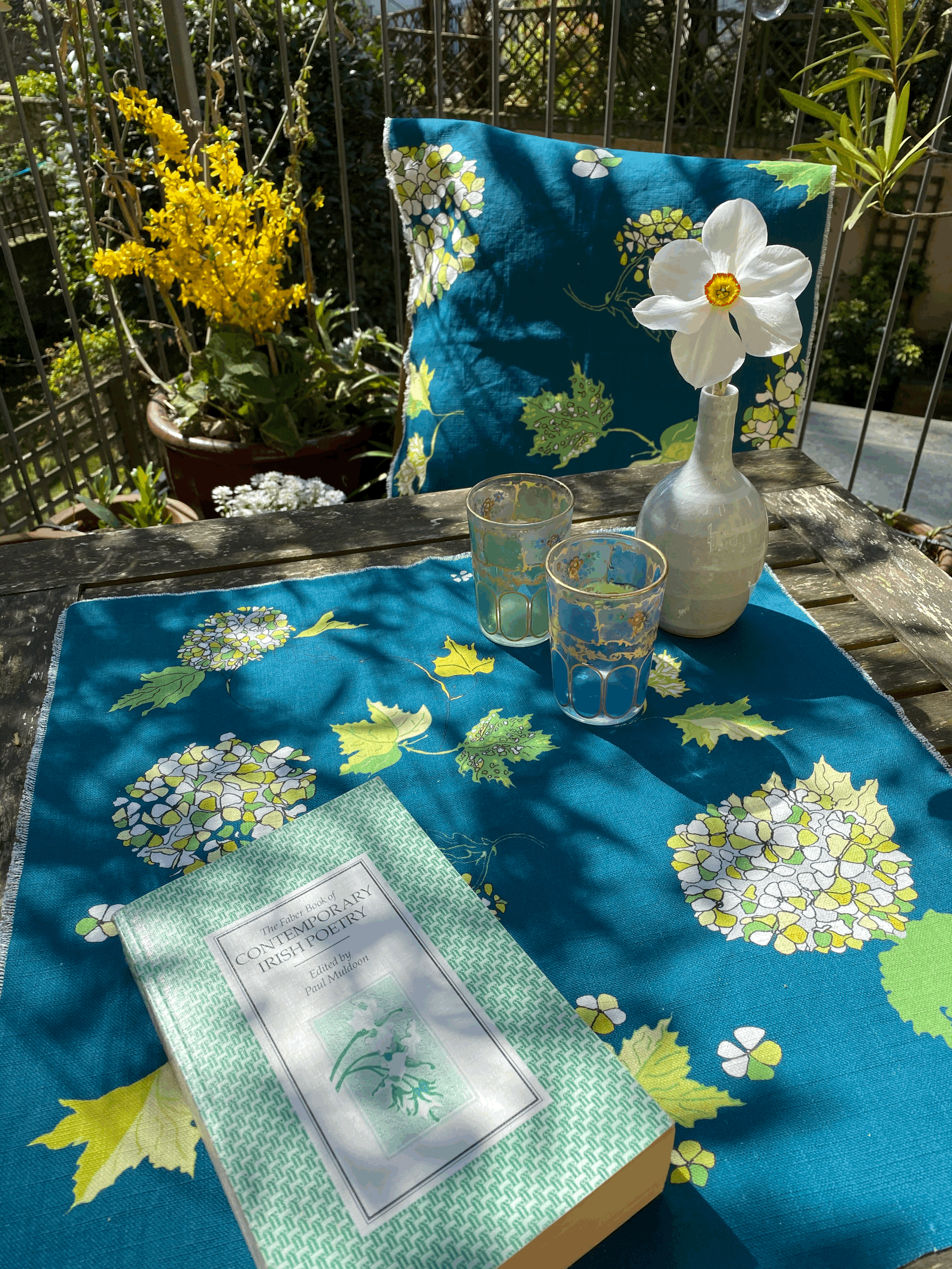 Dark Green Botanical Tablerunner