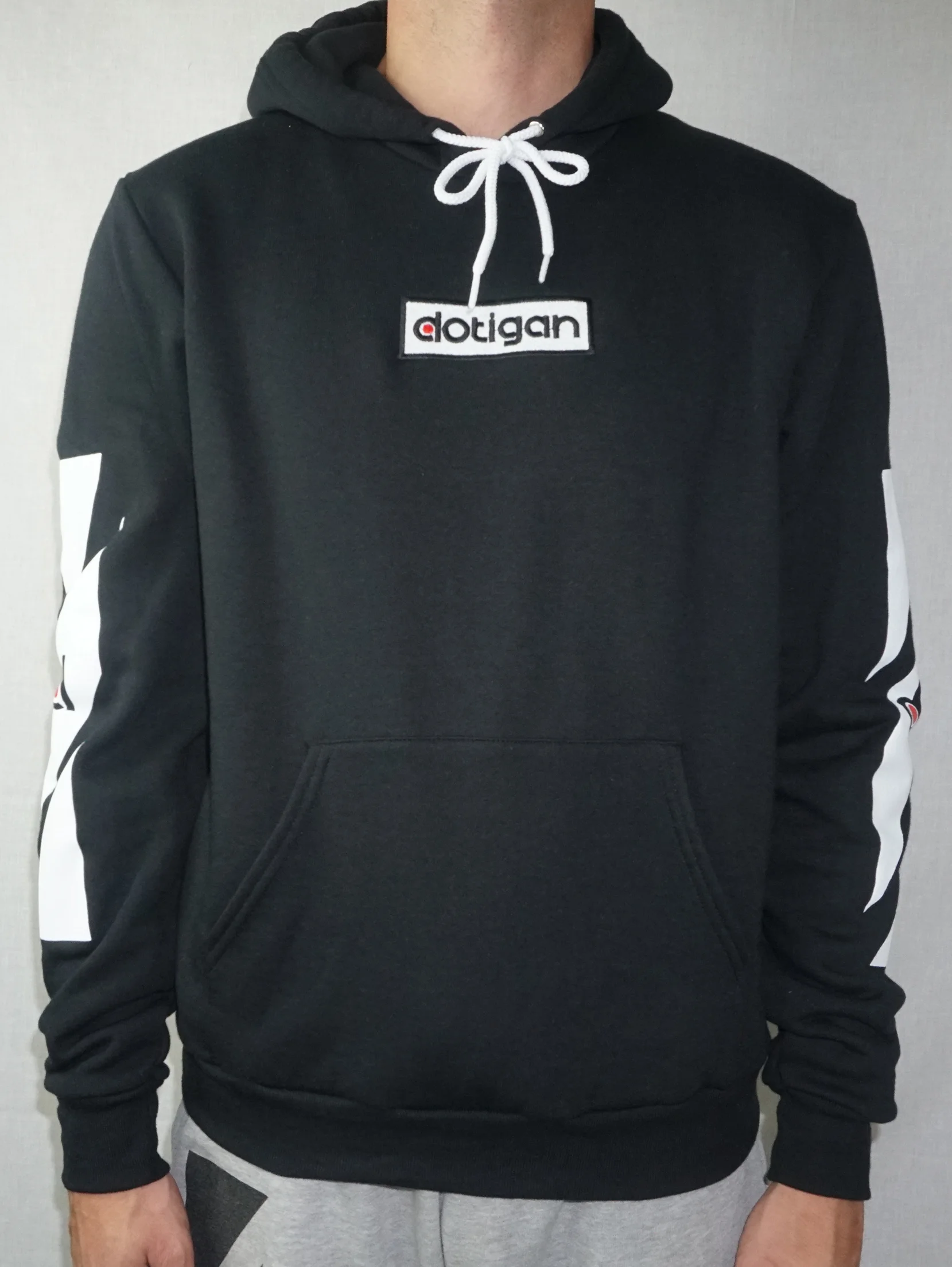 EMBROIDERED WITH SLEEVES - BLACK