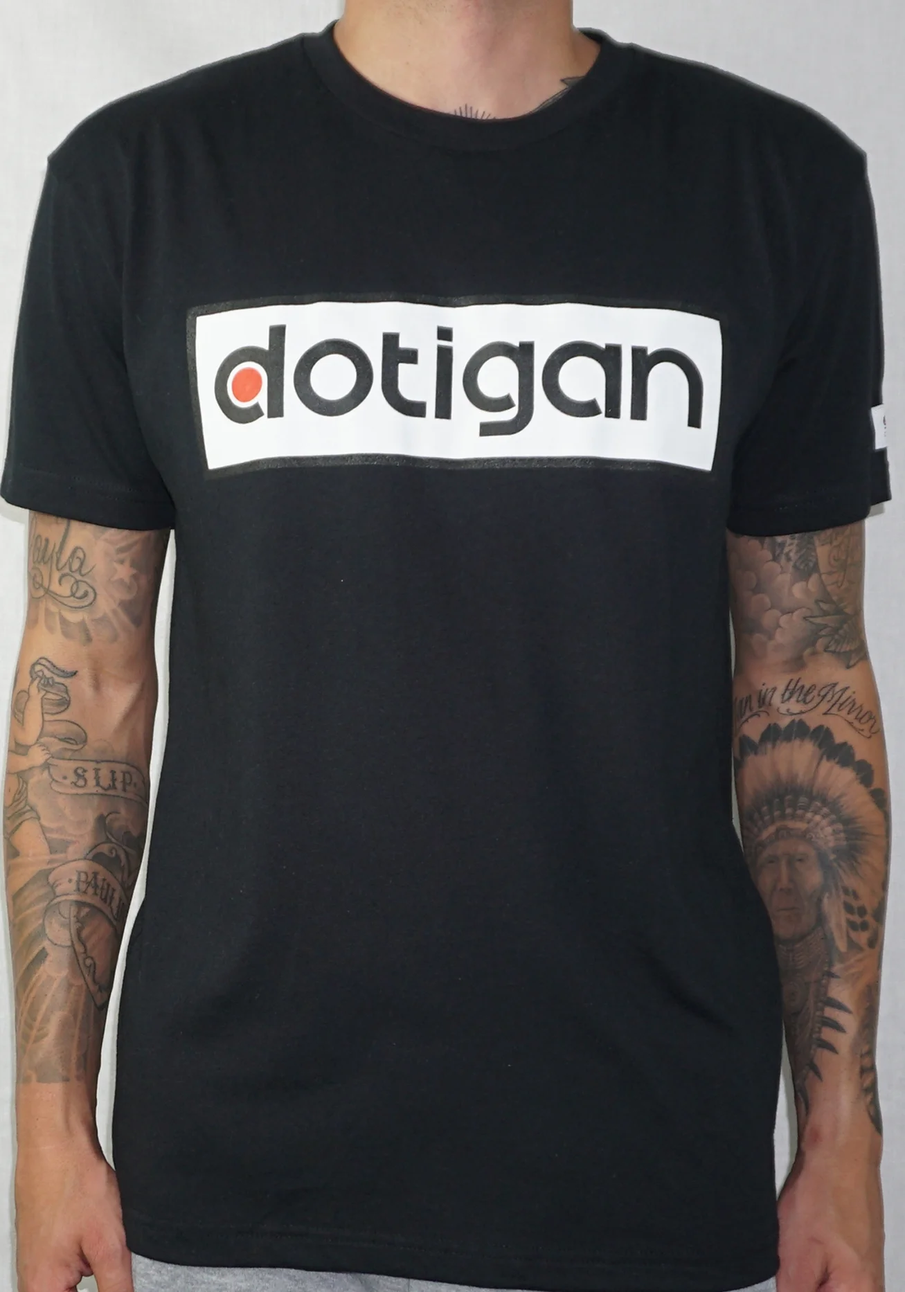 CLASSICBLACK-FRONT.jpg
