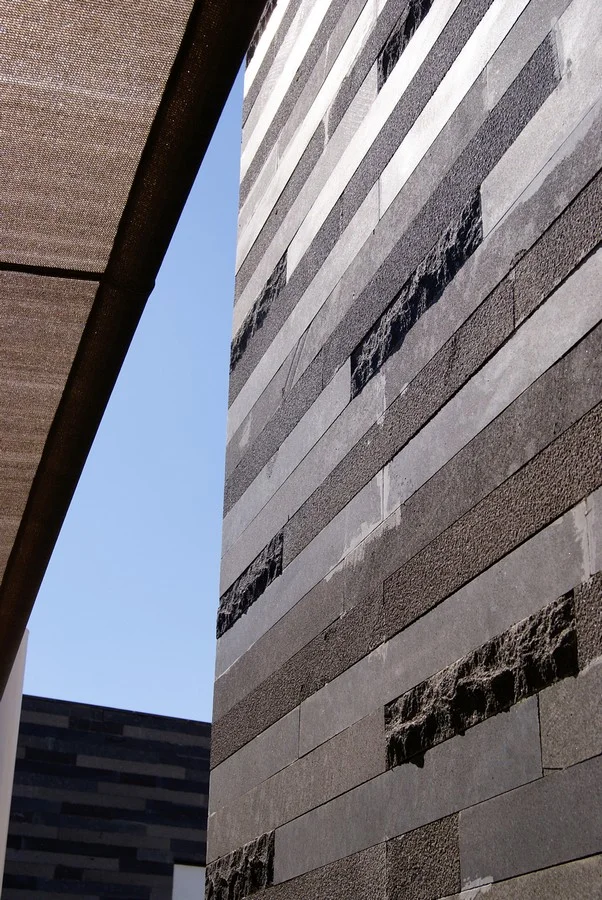 dnwb_alleyhousekuwaitm0104134.jpg