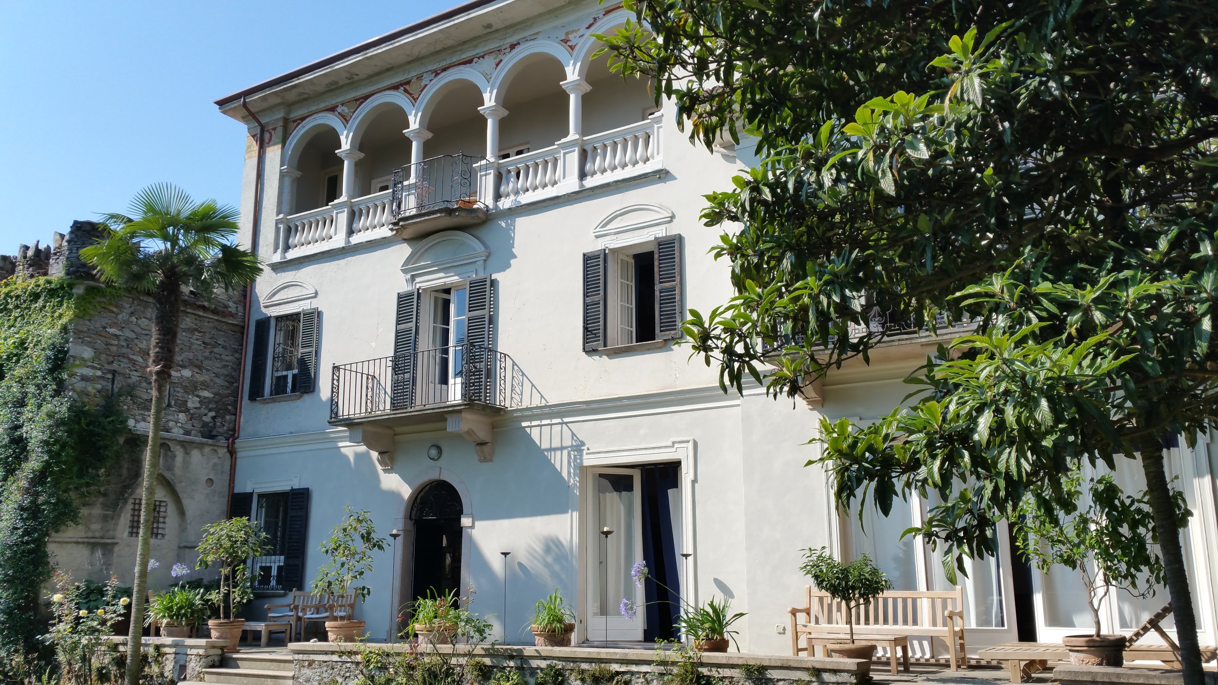 Italy - Maggiore Front of the villa with terrace.jpg