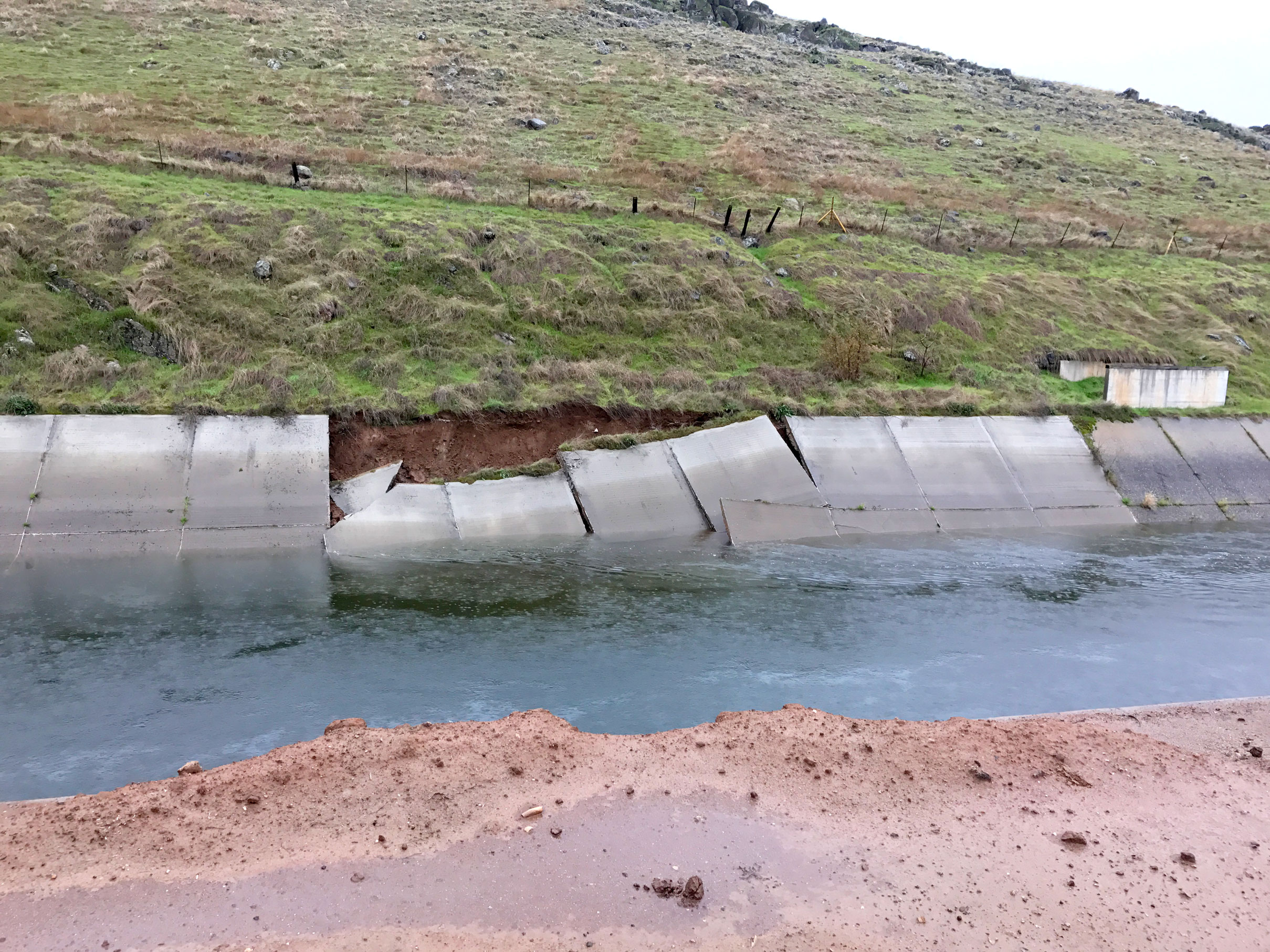  View of collapsed panels along the Friant Kern Canal in the Lindsay section 