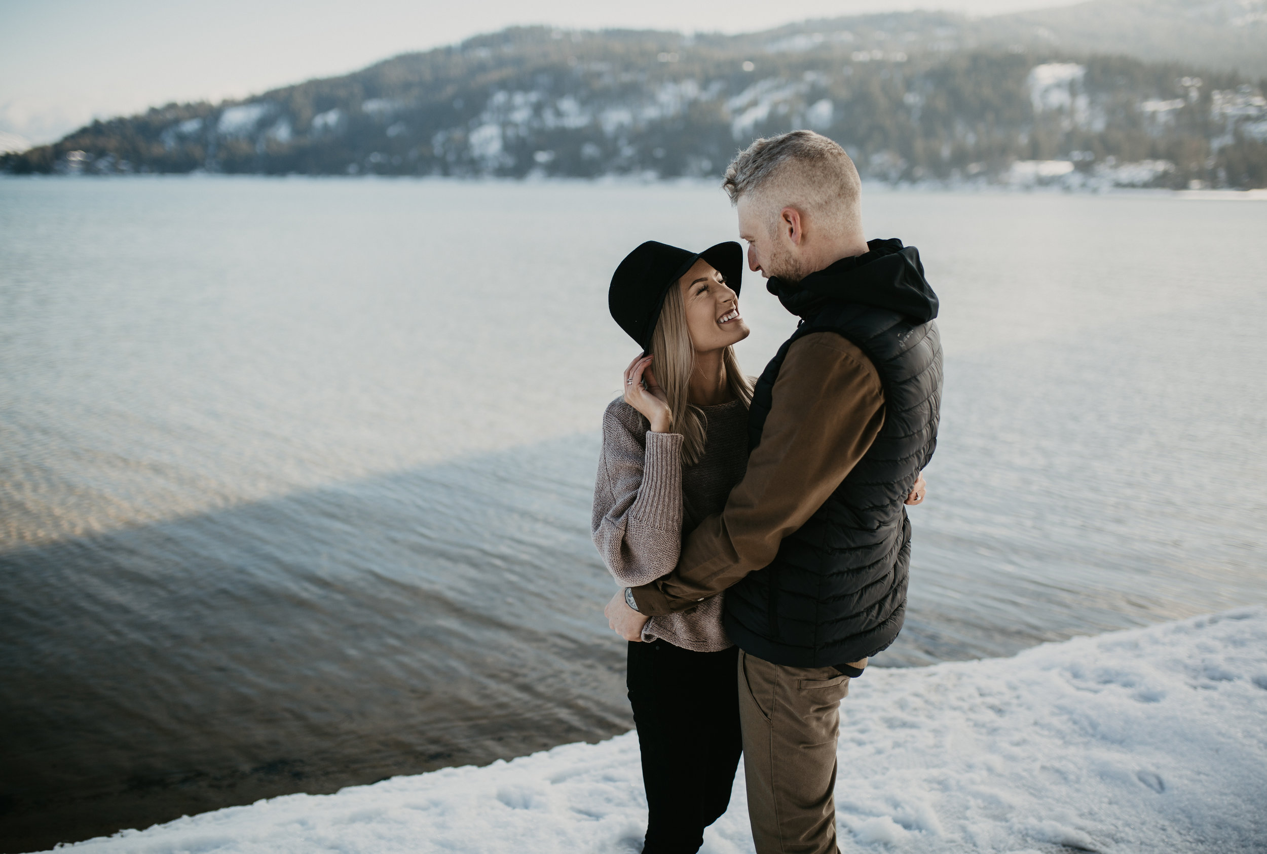  Romantic couples session overlooking Ponderay Lake in Sandpoint, Idaho 