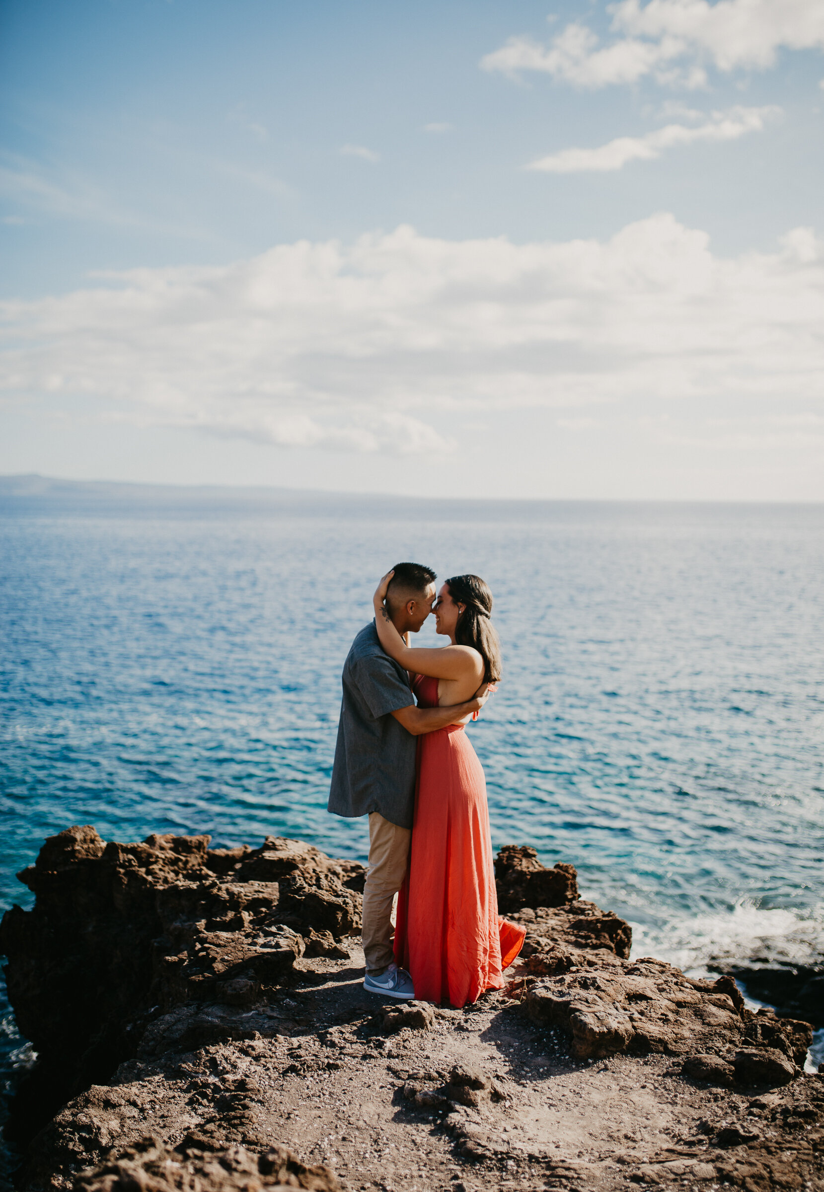  Engagement session in Maui, Hawaii overlooking the ocean 