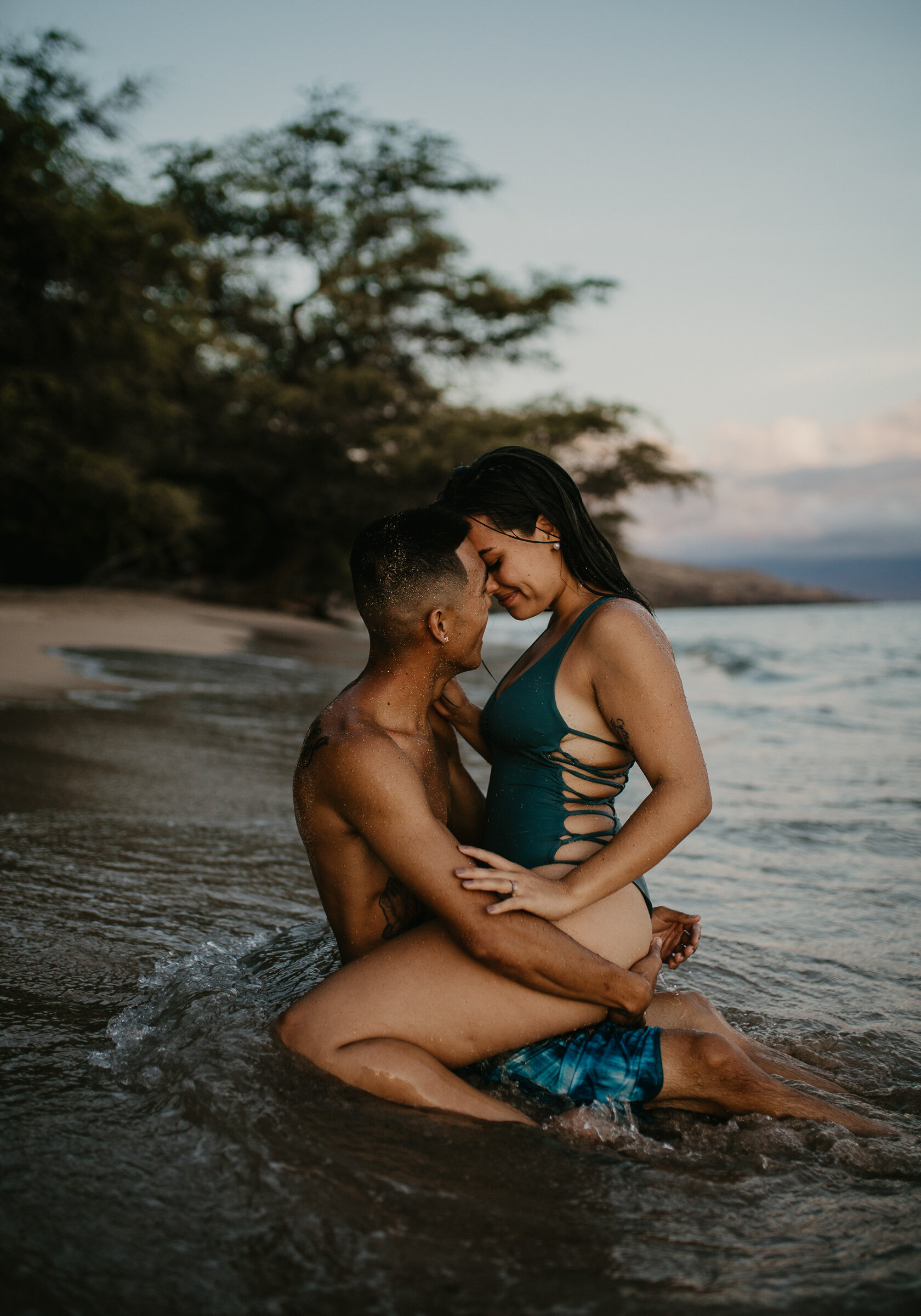  Hot and steamy engagement session in the ocean 