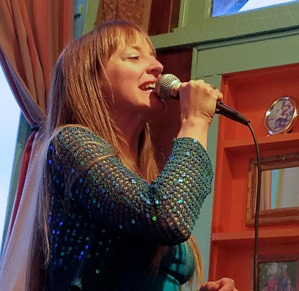 Live performance at Lyons Fork