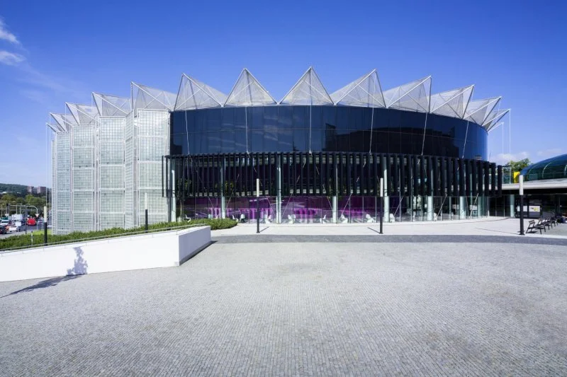 DU4 –⁠ PŘEDNÁŠKA Z DĚJIN UMĚNÍ –⁠ Po skleněných schodech: architektka Eva Jiřičná mezi Londýnem a Prahou