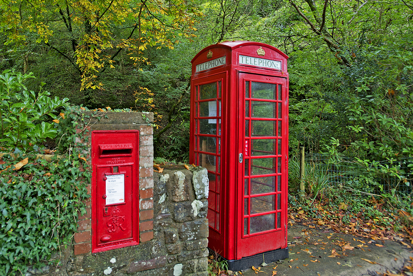 4.   UK Telephone Booth & mailbox.jpg