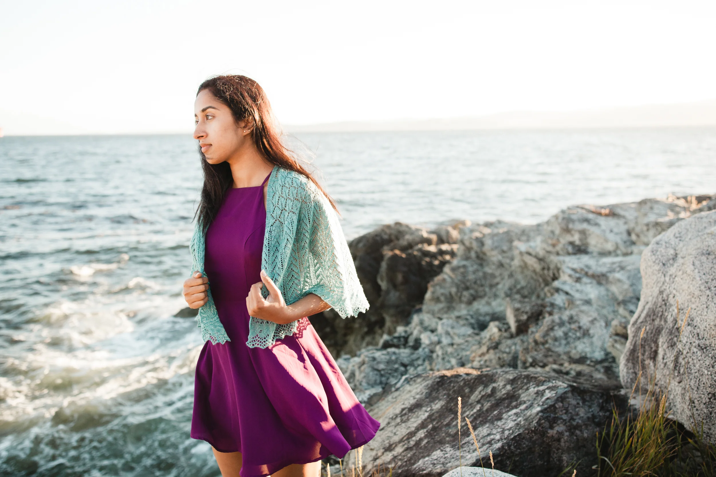 The Seaspray half pi shawl starts off with the classic garter tab. Here's how to do it.