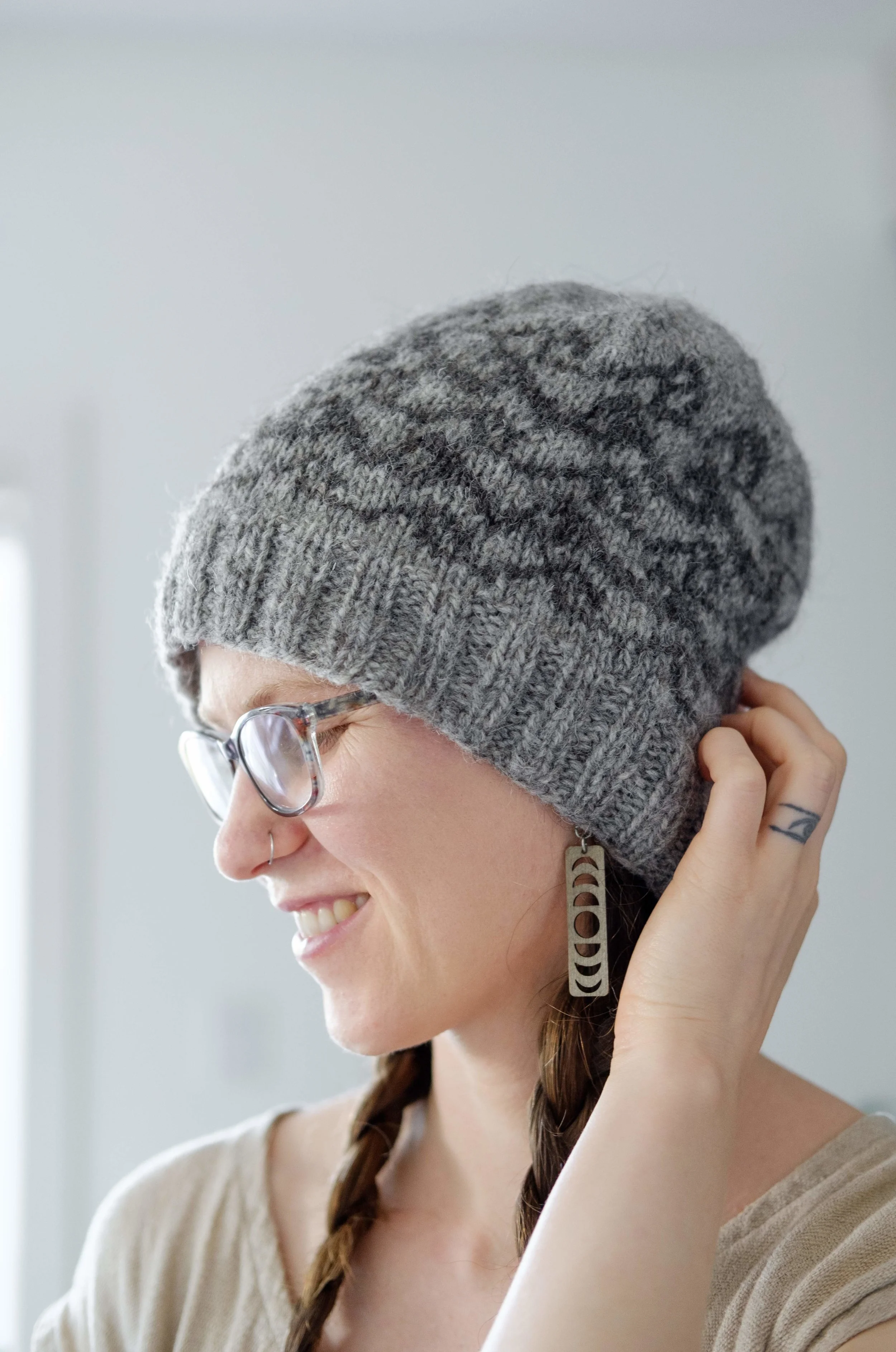 Botanical Beach Hat in Daughter of a Shepherd Ram Jam Worsted