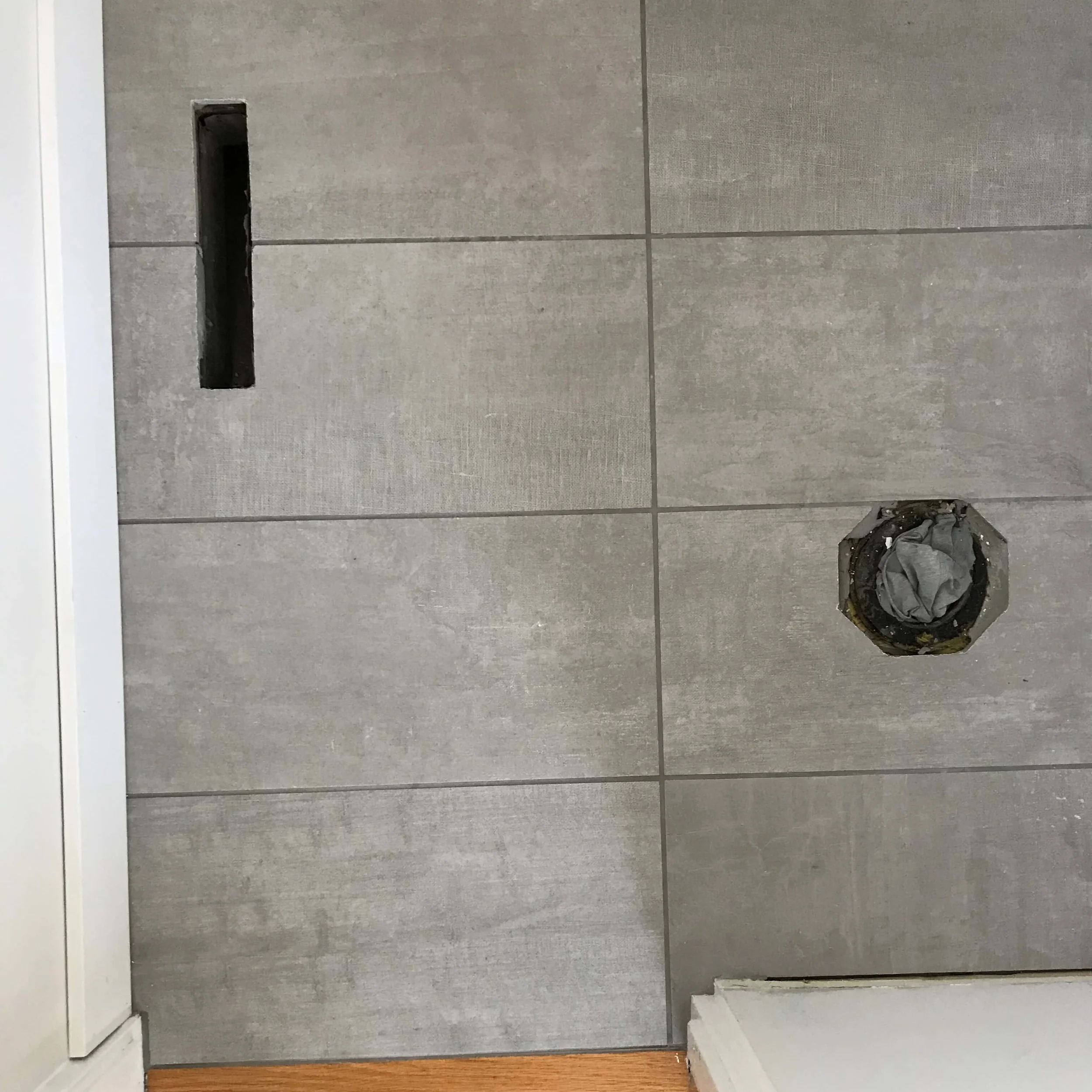 OneRoomChallengeGuest_MidCenturyBathFloorTile.jpg