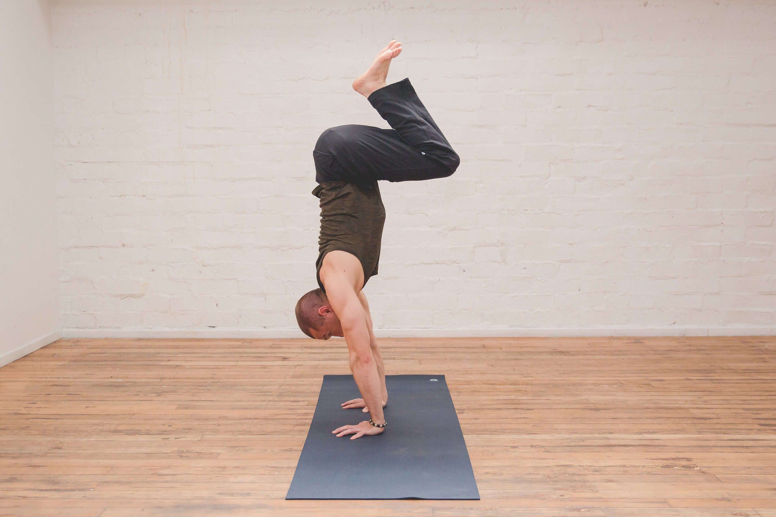 Crow to handstand press progress 