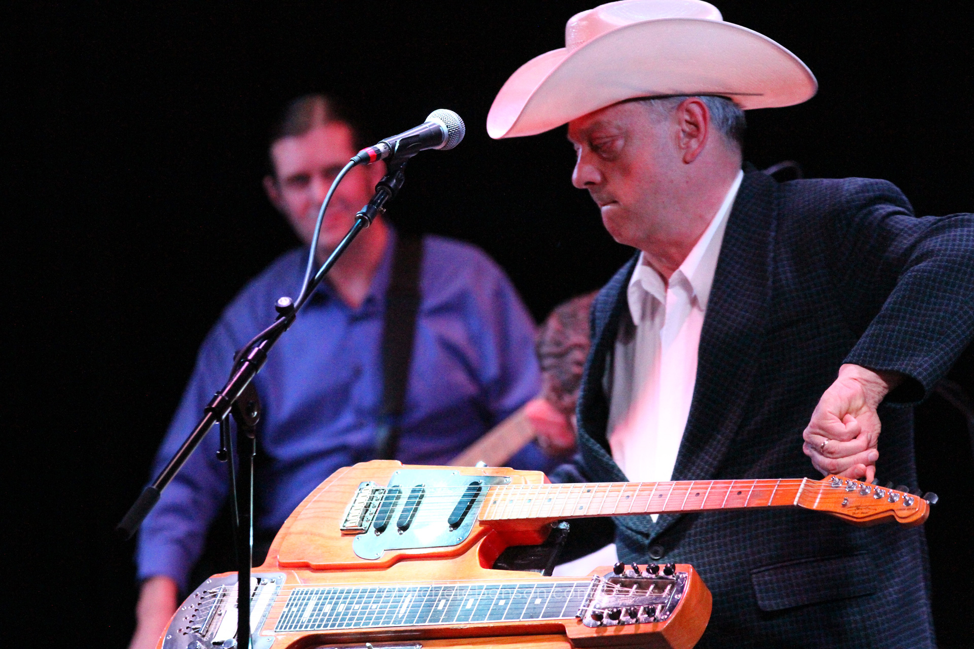 Junior Brown Kuumbwa-IMG_6714