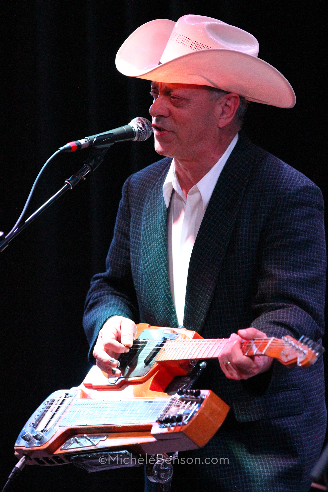 Junior Brown Kuumbwa-IMG_6734