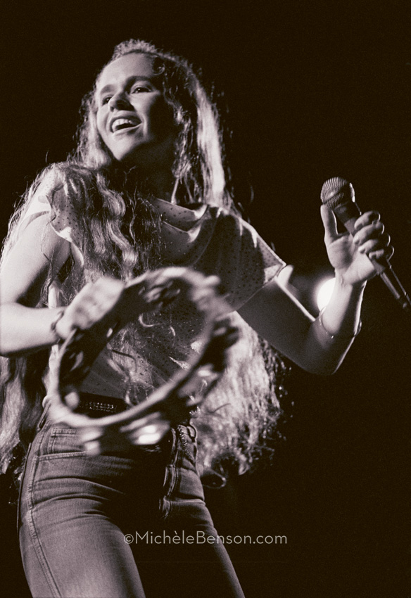 Nicolette-Larson-at-The-Catalyst-web-watermarked.jpg