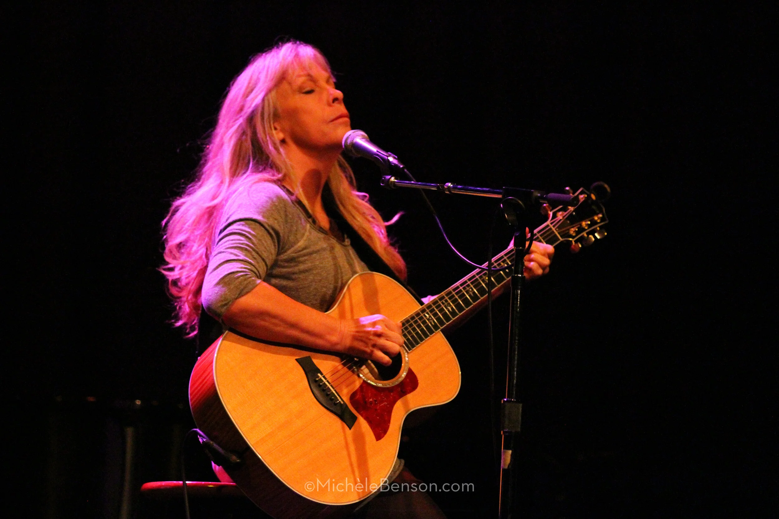 Rickie-Lee-Jones-Rio-theatre-6.5.13IMG_4090-watermarked.jpg