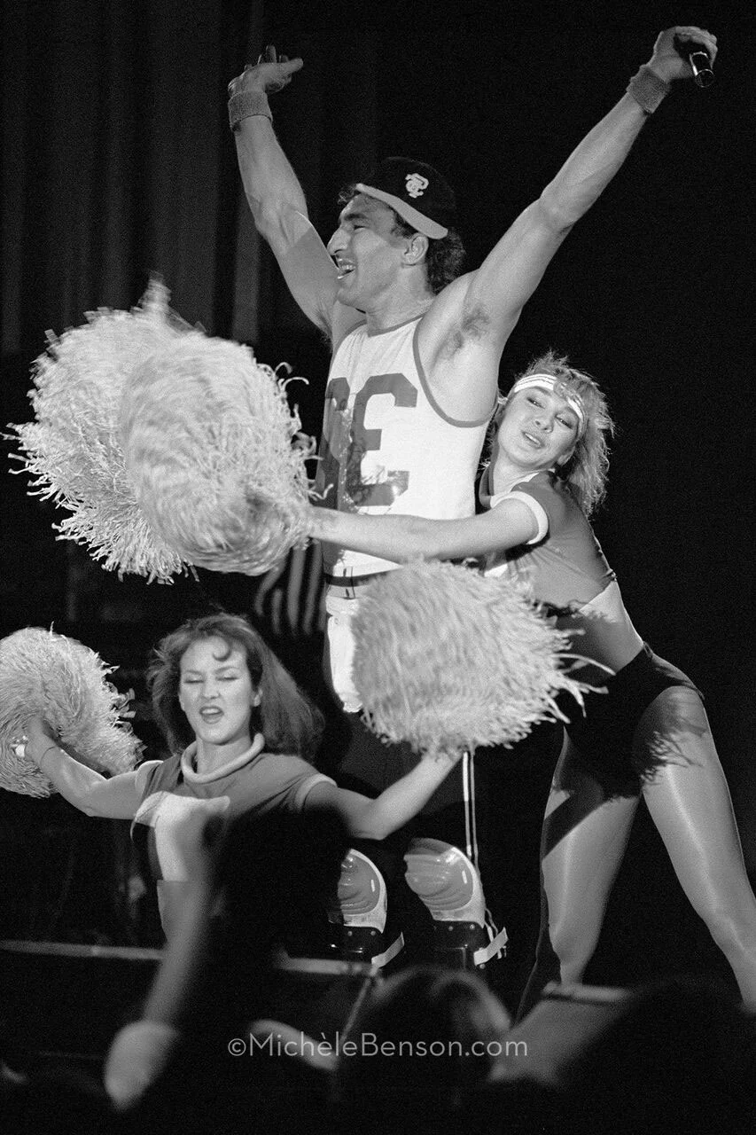 Fee Way Bill with Cheerleaders Catalyst