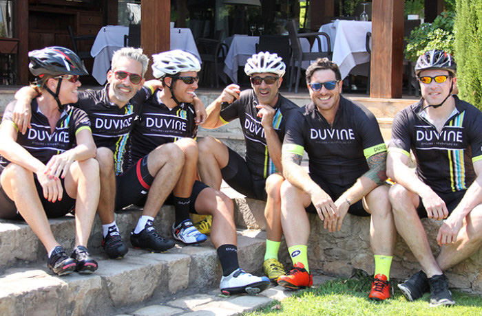 Seamus Mullen with Duvine Chef On Wheels Tour guests in Italy